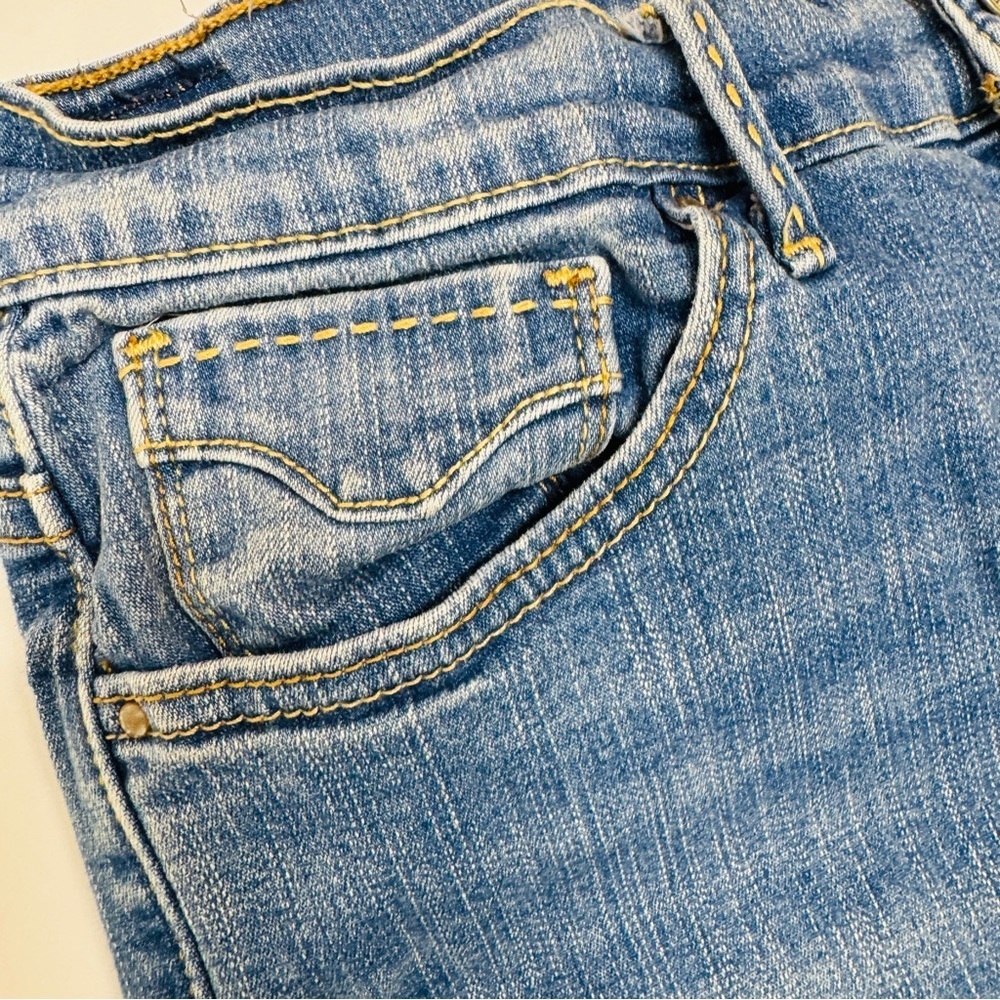Levi's Women's Perfectly Slimming 512 Light Blue Boot Cut Jeans Size 12 Medium - Picture 3 of 14